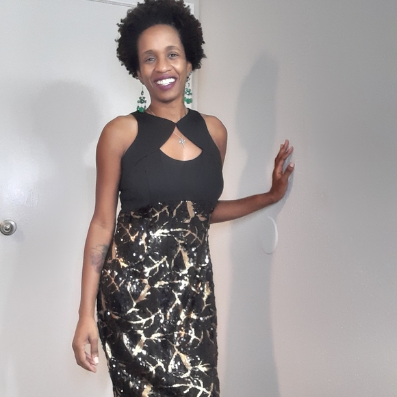 Size 10 Black and Gold Sequin Cocktail Dress - Picture 6 of 7